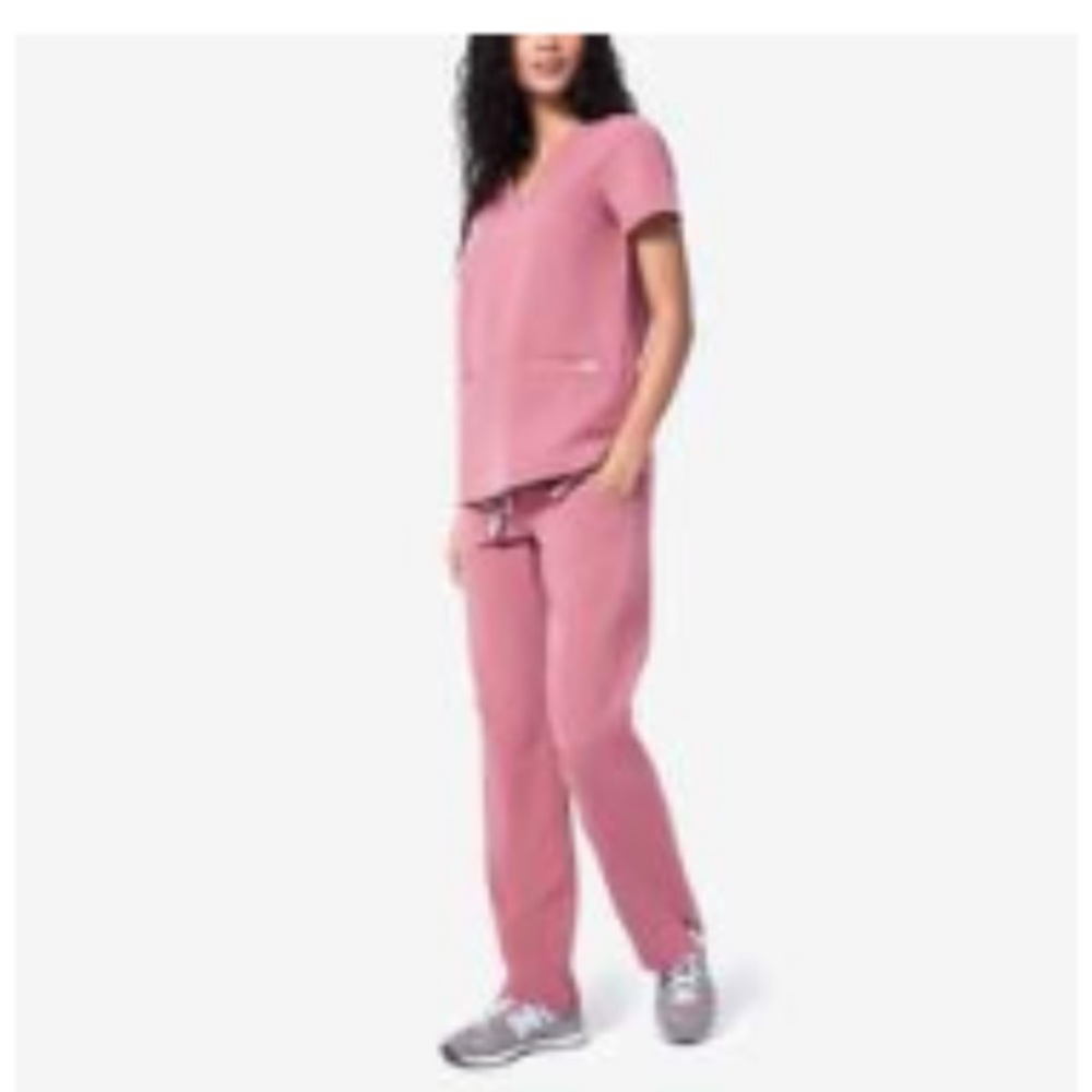 Women’s mauve kade tall cargo scrub pants